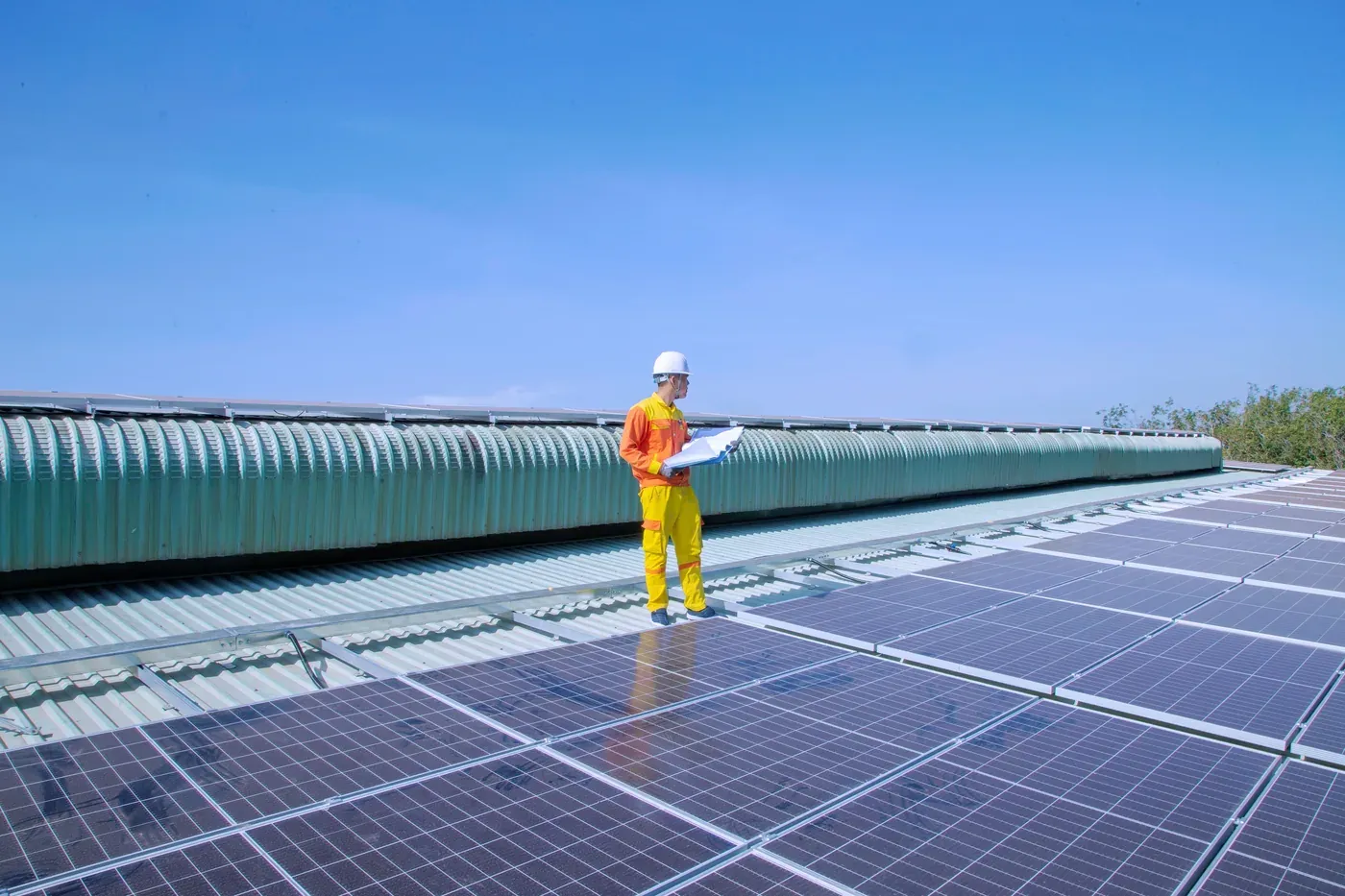 Industrial warehouse — Todi (PG), impianto fotovoltaico Emotion