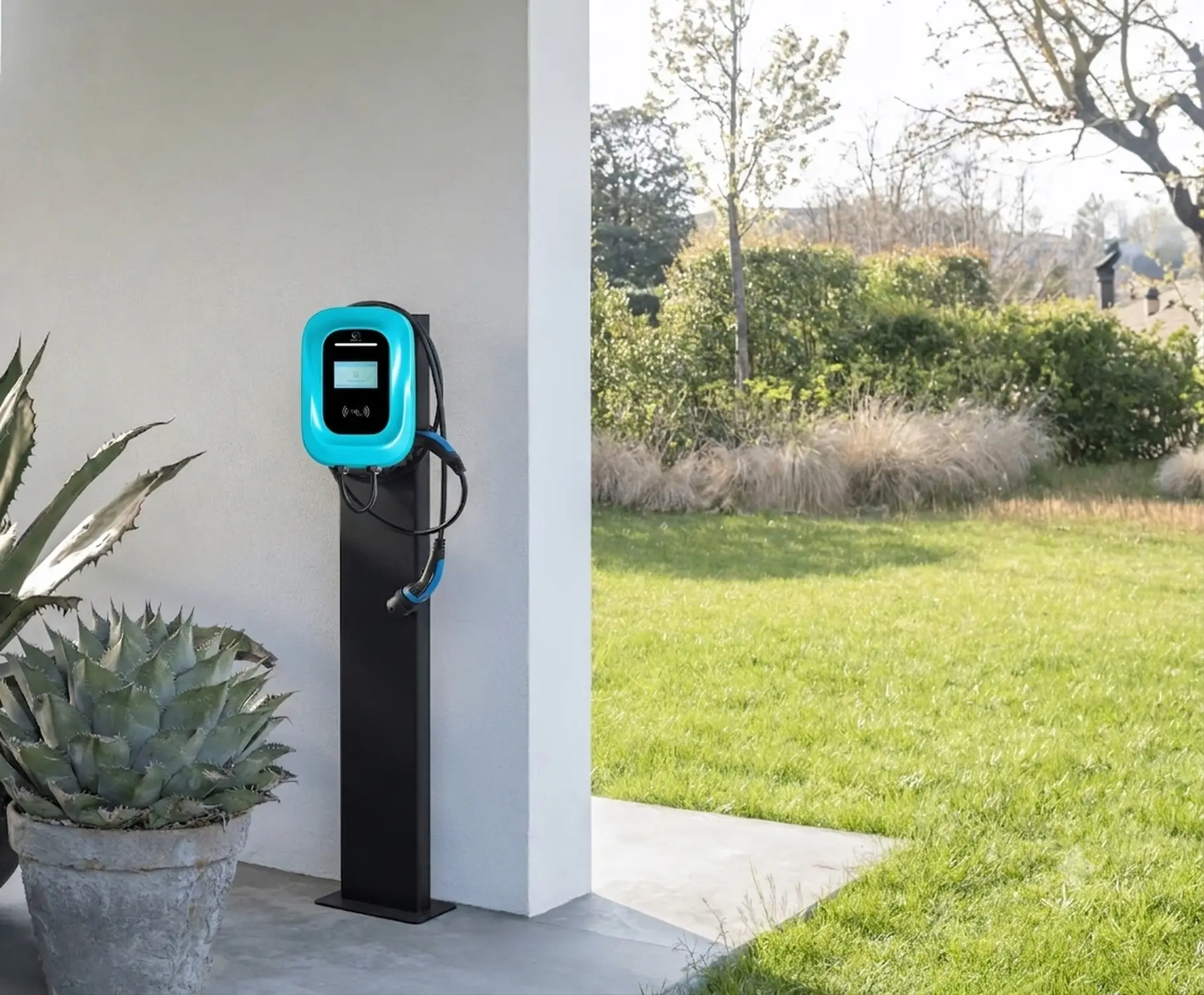 Wallbox Smart Trifase EMOTION — Trifase smart con display, MID e regolatore di potenza.